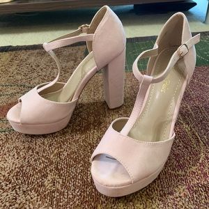 Dream Pairs suede peep toe heels NWOT